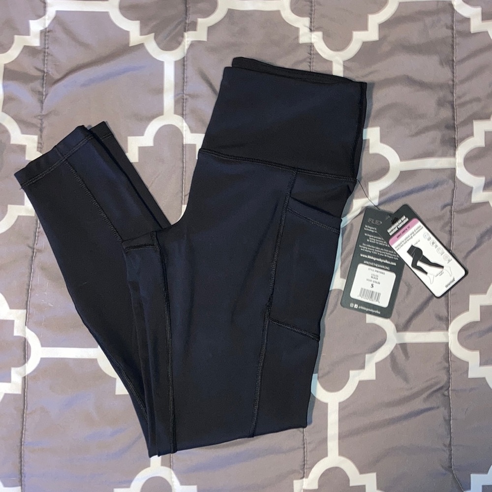 NWT 90 Degree Black High-Waist Leggings w Pockets. Size: S